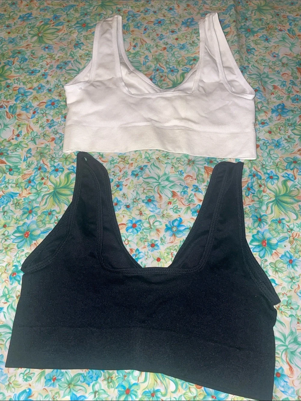 Set of black & white bralettes (m)(nwot)